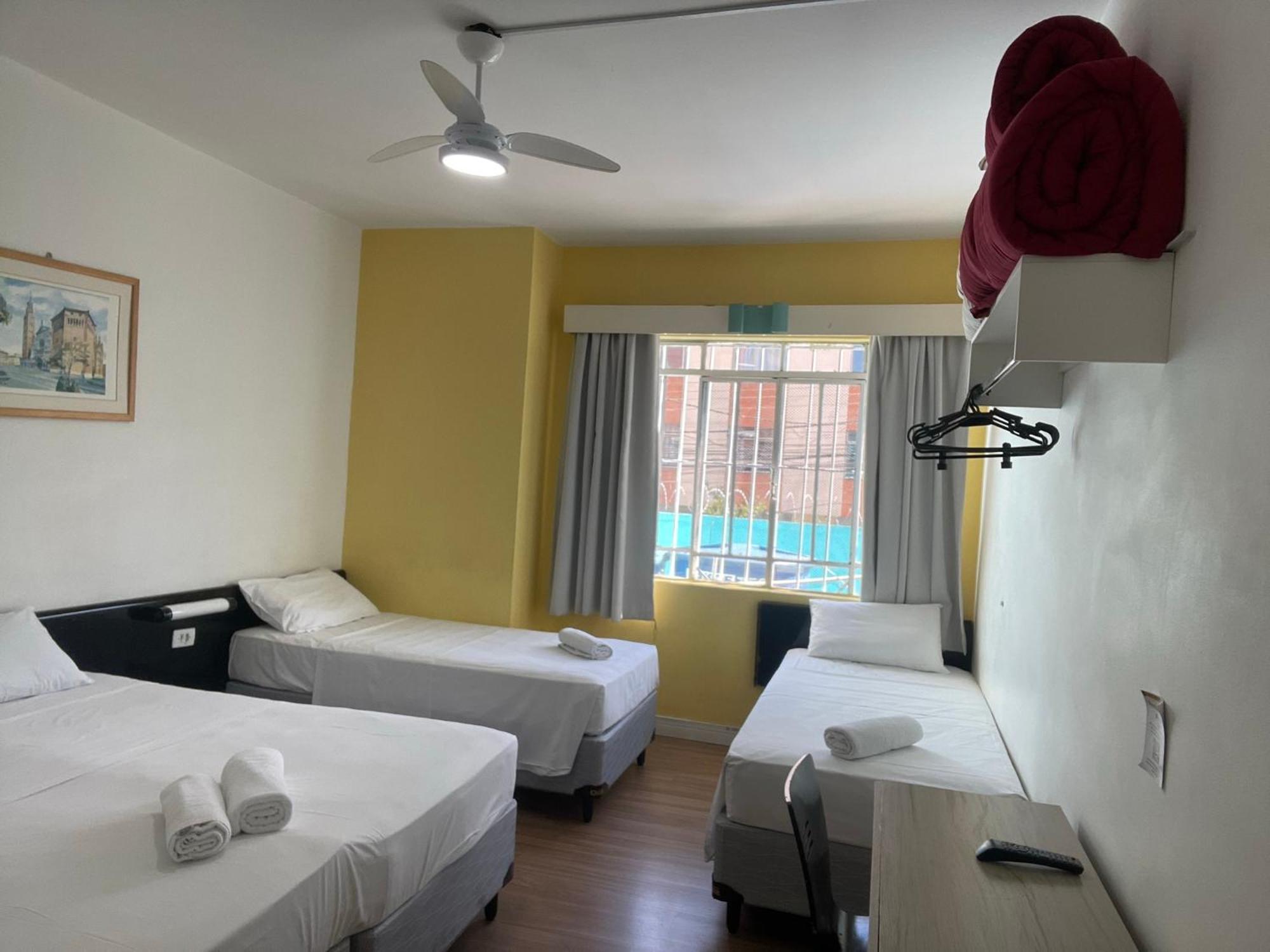 Hotel Blumenau Centro Curitiba Cameră foto